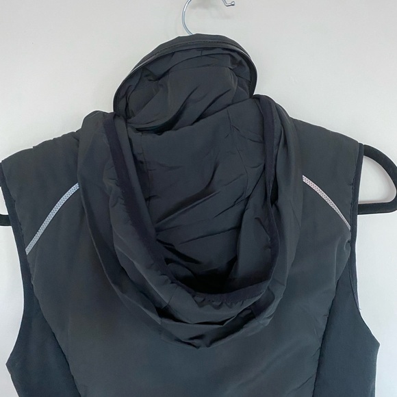 Women’s Zella black vest, zip up + hood, size medium + black. great condition. - Picture 5 of 6